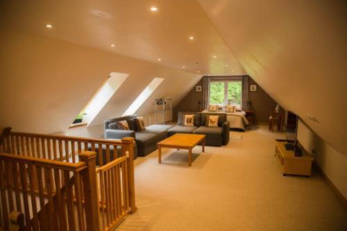 Riverside Loft *